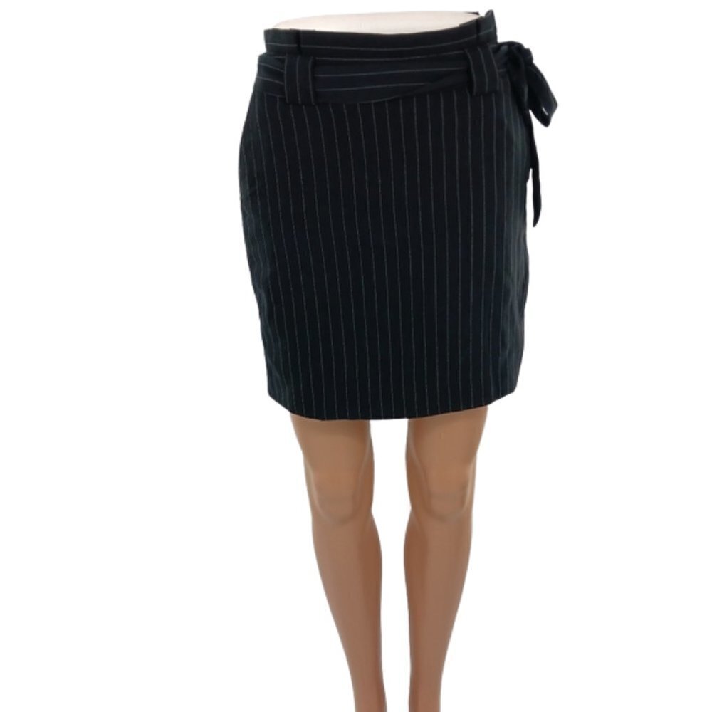 EXPRESS Skirt Pinstripe Black Side Tie Lined Business Casual Mini Womens Size 0
